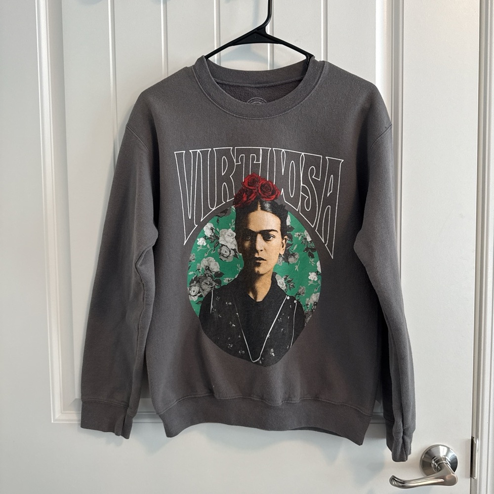 Frida Kahlo Virtuosa Women’s Graphic Sweatshirt